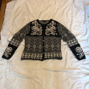 Vrikke sweater. Size medium in good condition.